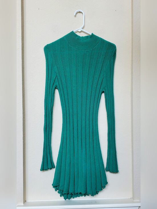 FP Beach Dresses & Skirts - FP Beach Mock Turtleneck Knit Ribbed Dress. Size XL